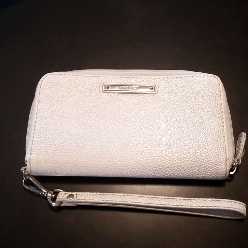 NINE WEST WRISLET